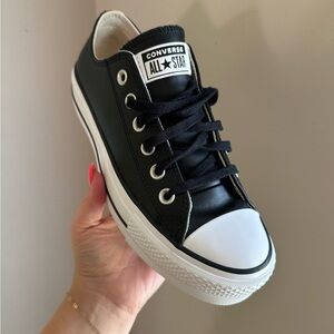 Women’s Chuck Taylor Platform Converse